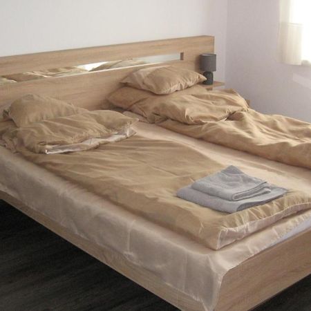 Hz Apartman Miskolc Apartment Bagian luar foto