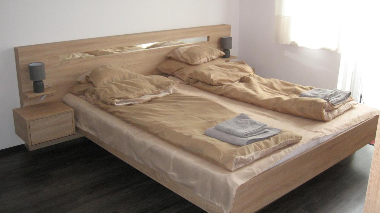 Hz Apartman Miskolc Apartment Bagian luar foto