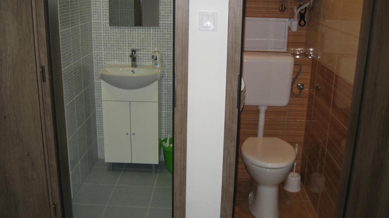 Hz Apartman Miskolc Apartment Bagian luar foto