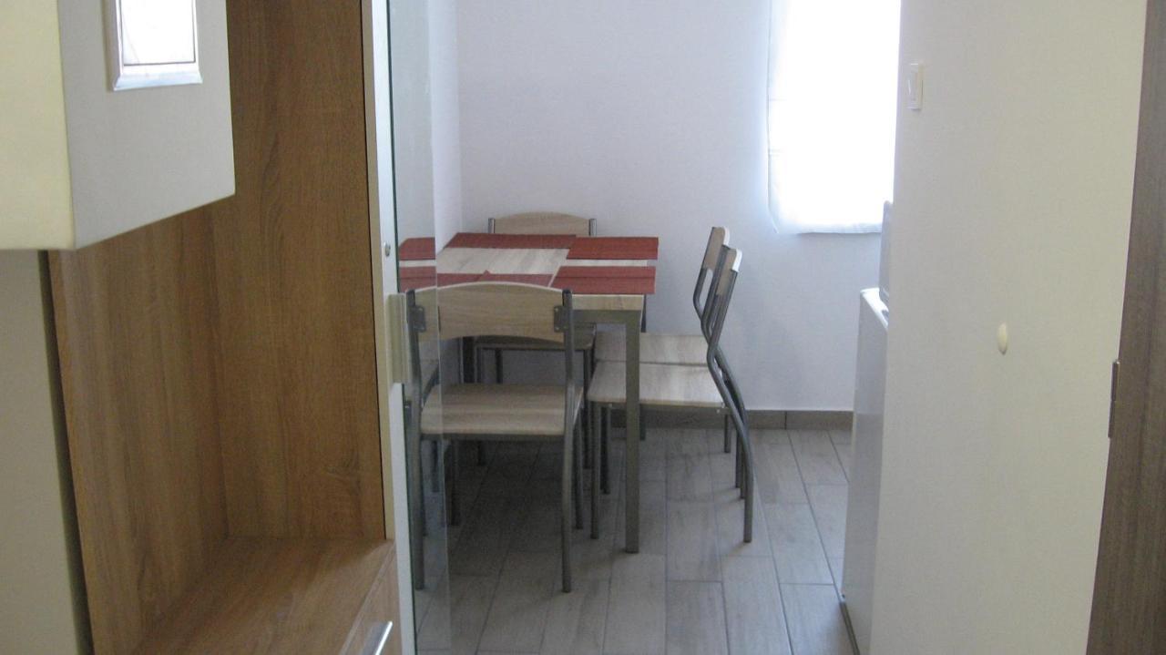 Hz Apartman Miskolc Apartment Bagian luar foto