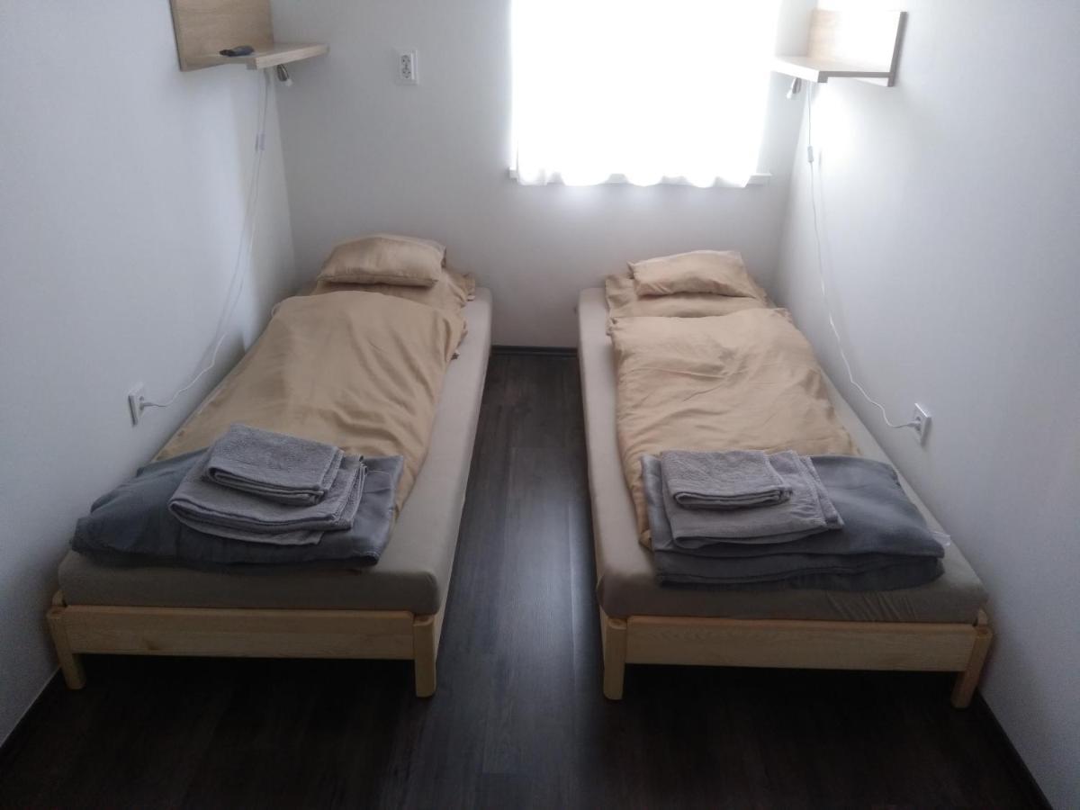 Hz Apartman Miskolc Apartment Bagian luar foto